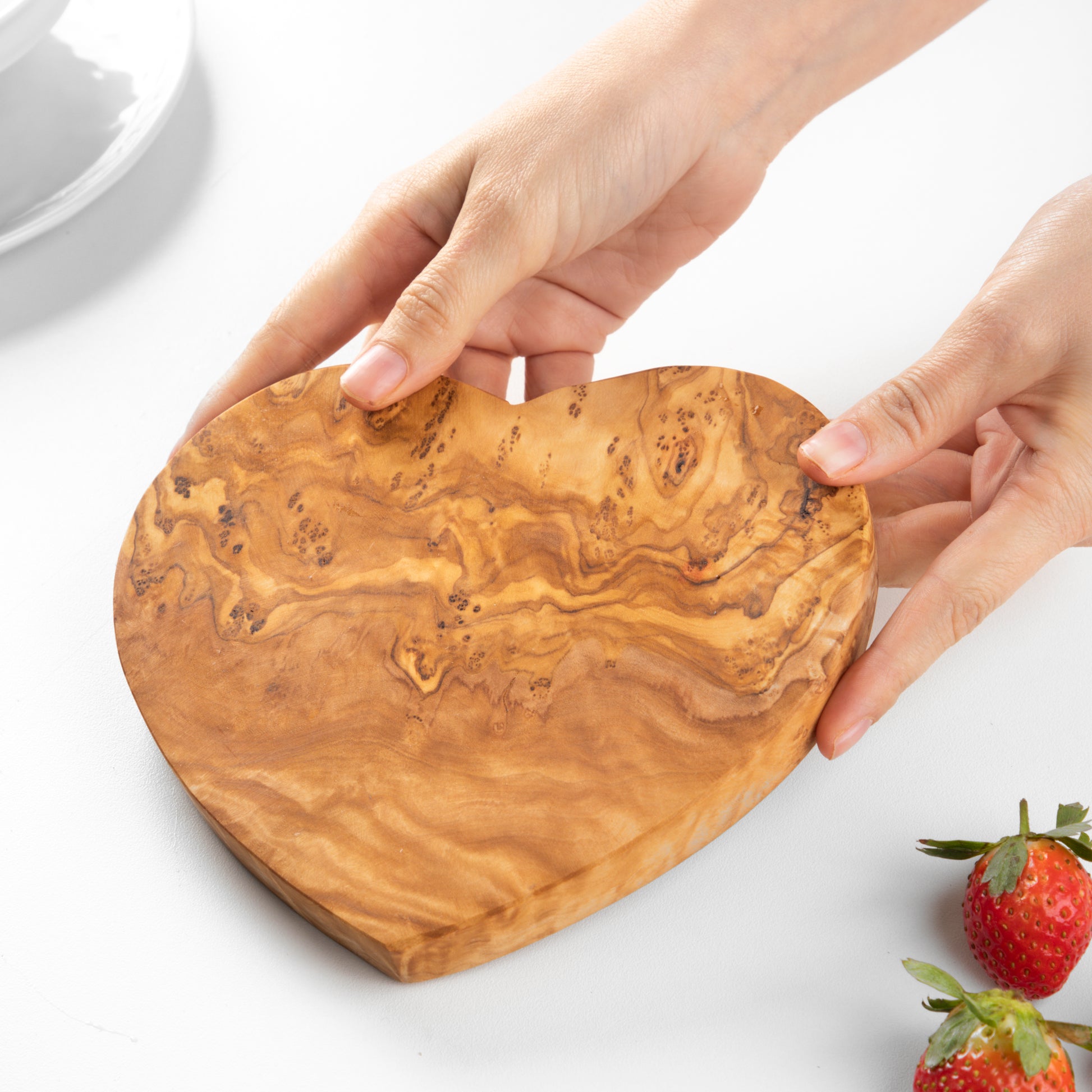 Heart Shaped Board Olive Wood - ArtisRaw