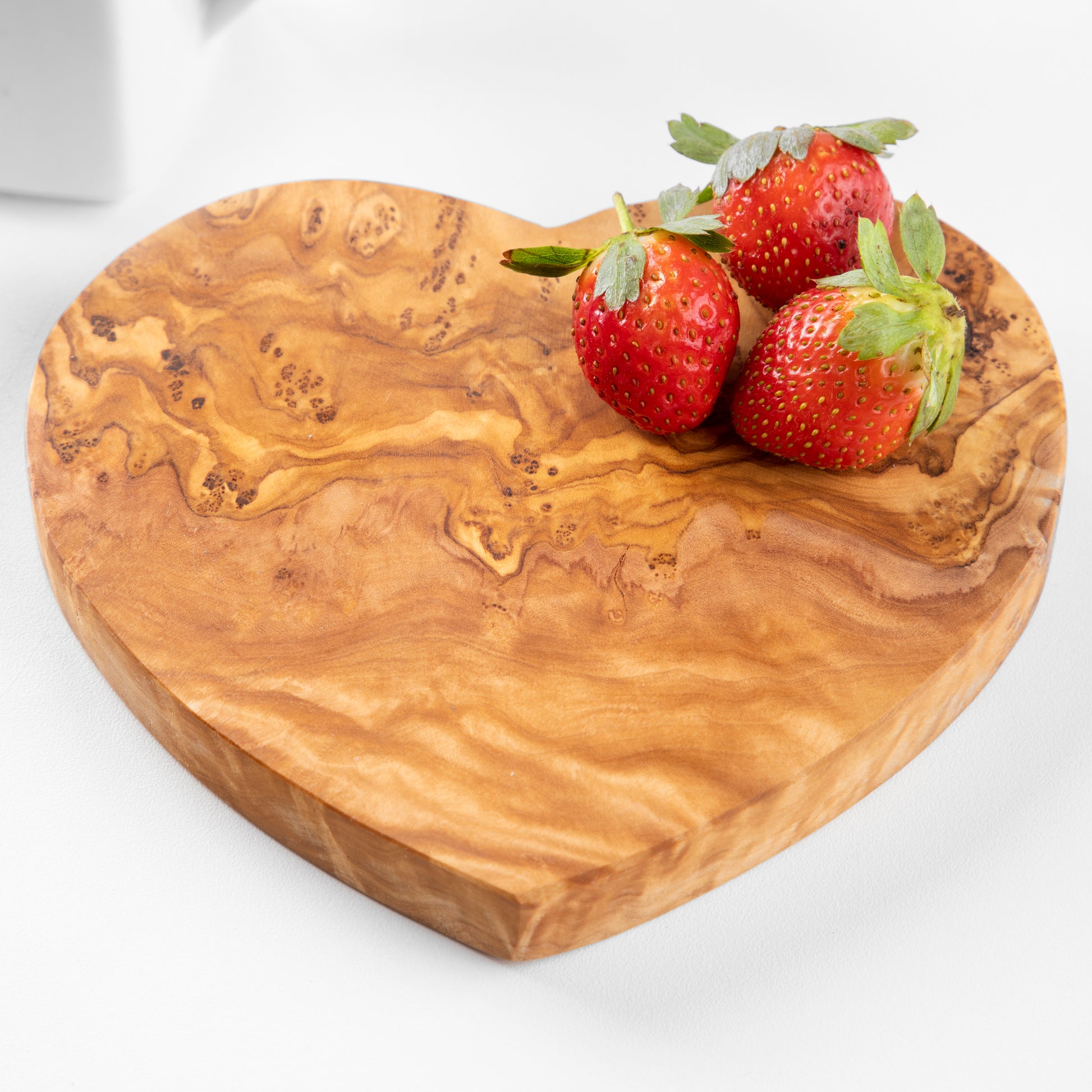 Heart Shaped Board Olive Wood - ArtisRaw