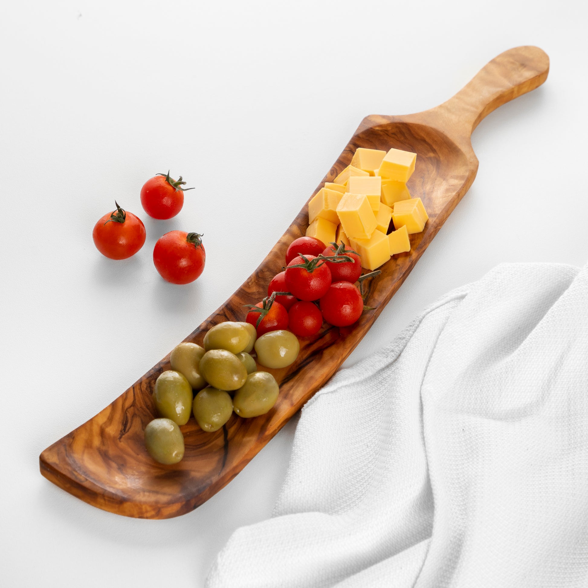 Charcuterie Board made of Tunisian Olive Wood - ArtisRaw