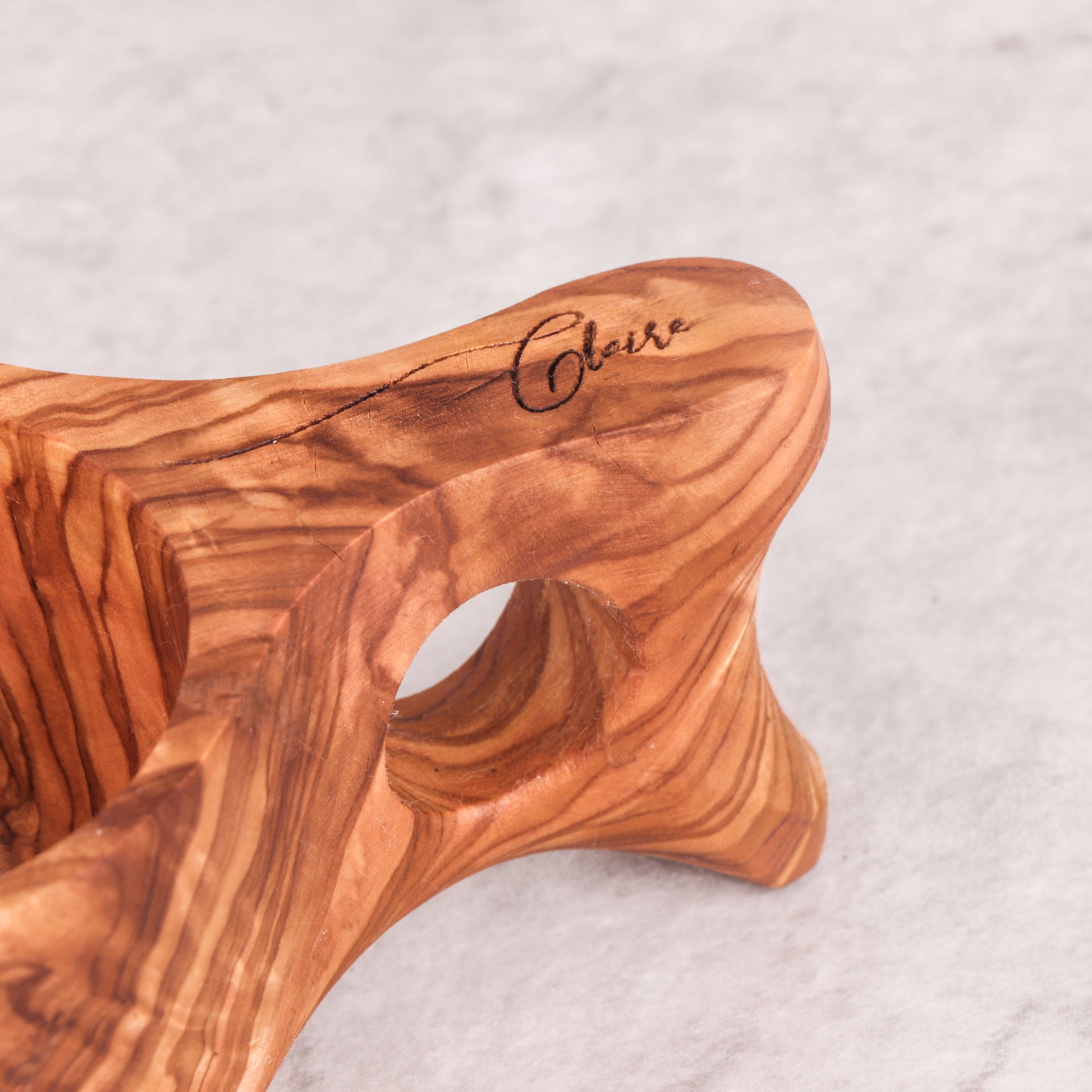 Durable Olive Wood Kuksa Cup: Specially designed for both hot and cold beverages, this handmade mug combines practicality with the unique charm of olive wood, making it an ideal addition to any drinkware collection for everyday use.