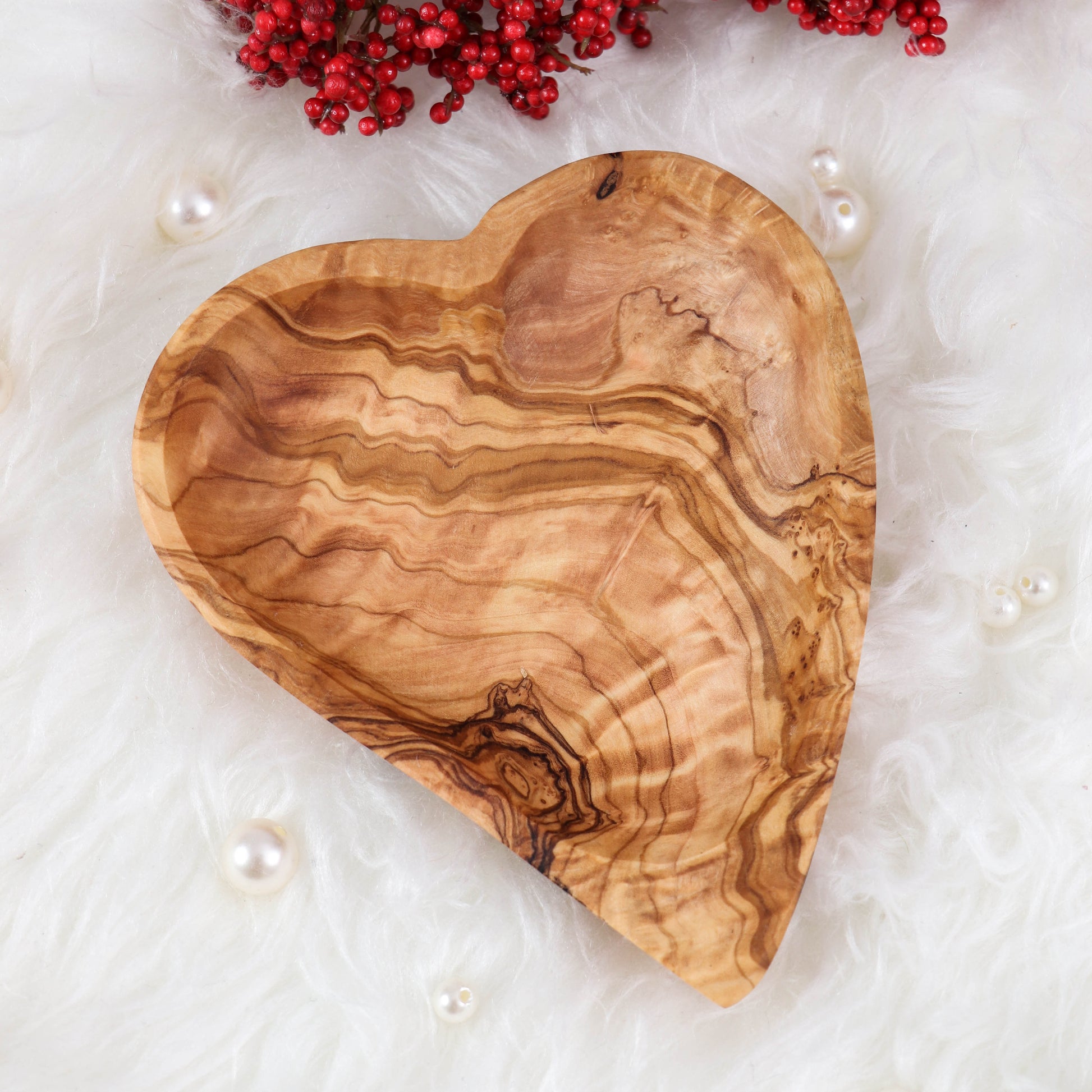 Custom couple portrait on Heart Shaped Wood - ArtisRaw