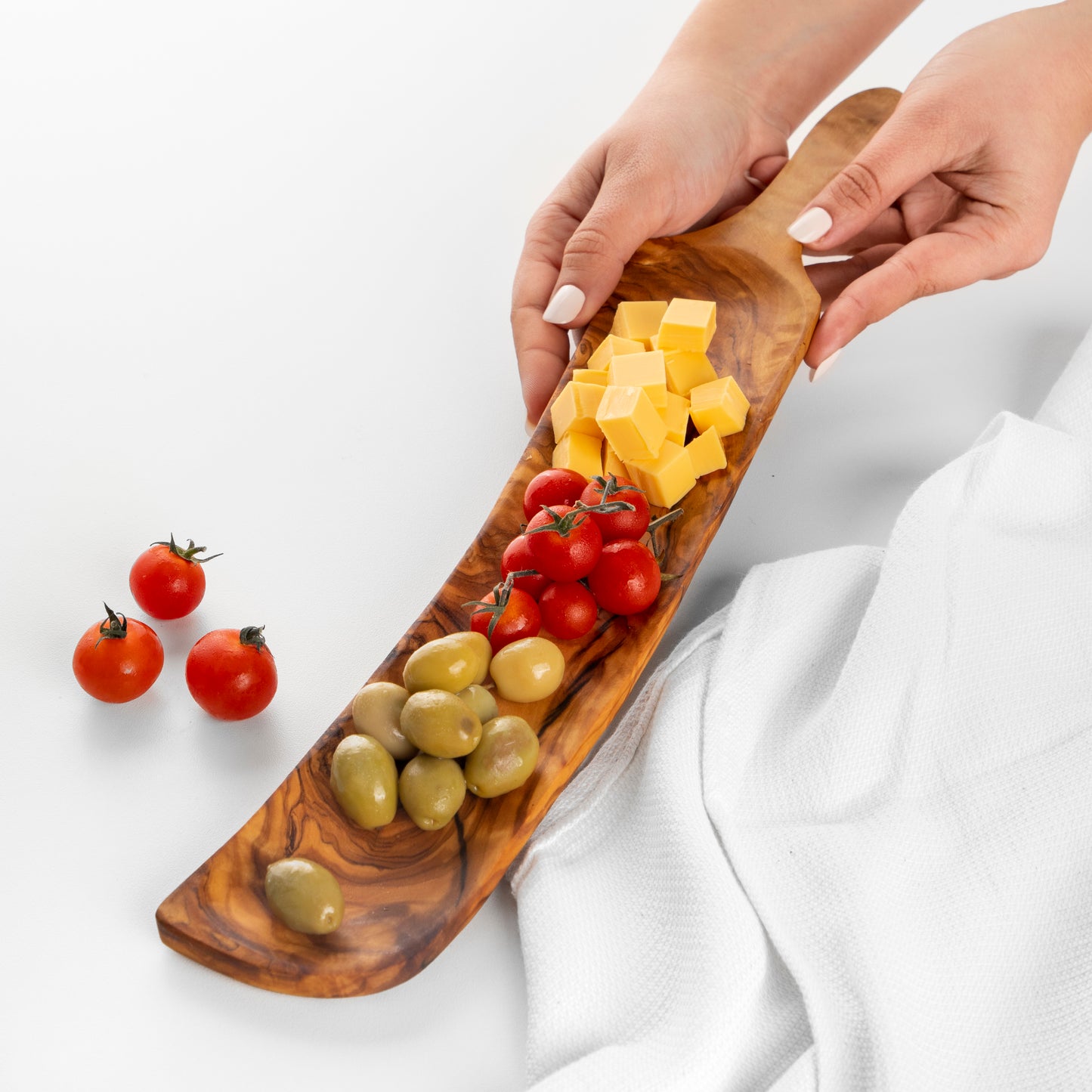 Charcuterie Board made of Tunisian Olive Wood - ArtisRaw